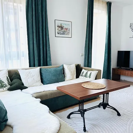 Apartament 3 To Door *