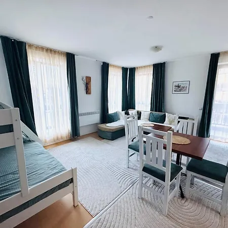 Apartament 3 To Door