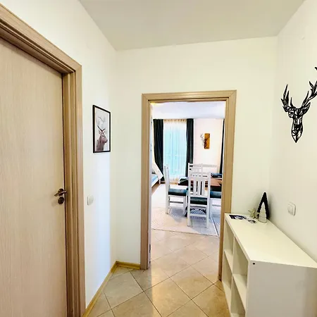 Apartament 3 To Door *