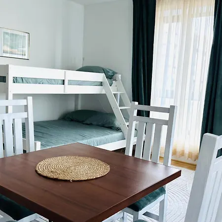 3 To Door Apartament